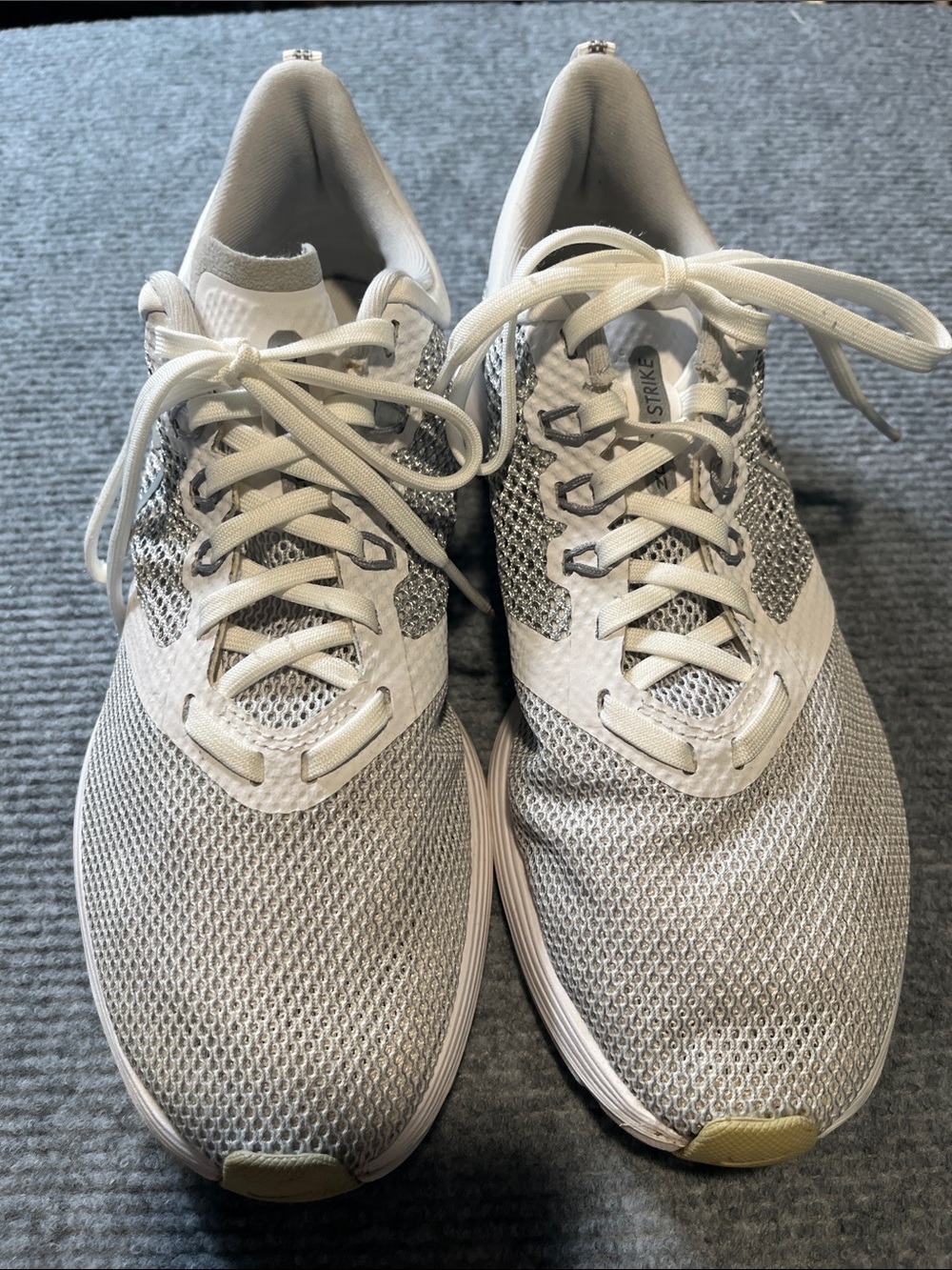 Nike Women’s White and Light Gray Zoom Running Sneakers